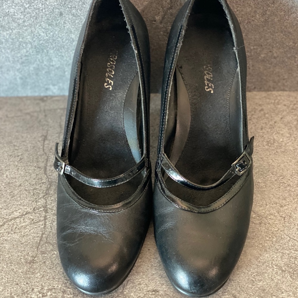 Aerosol Black Heels